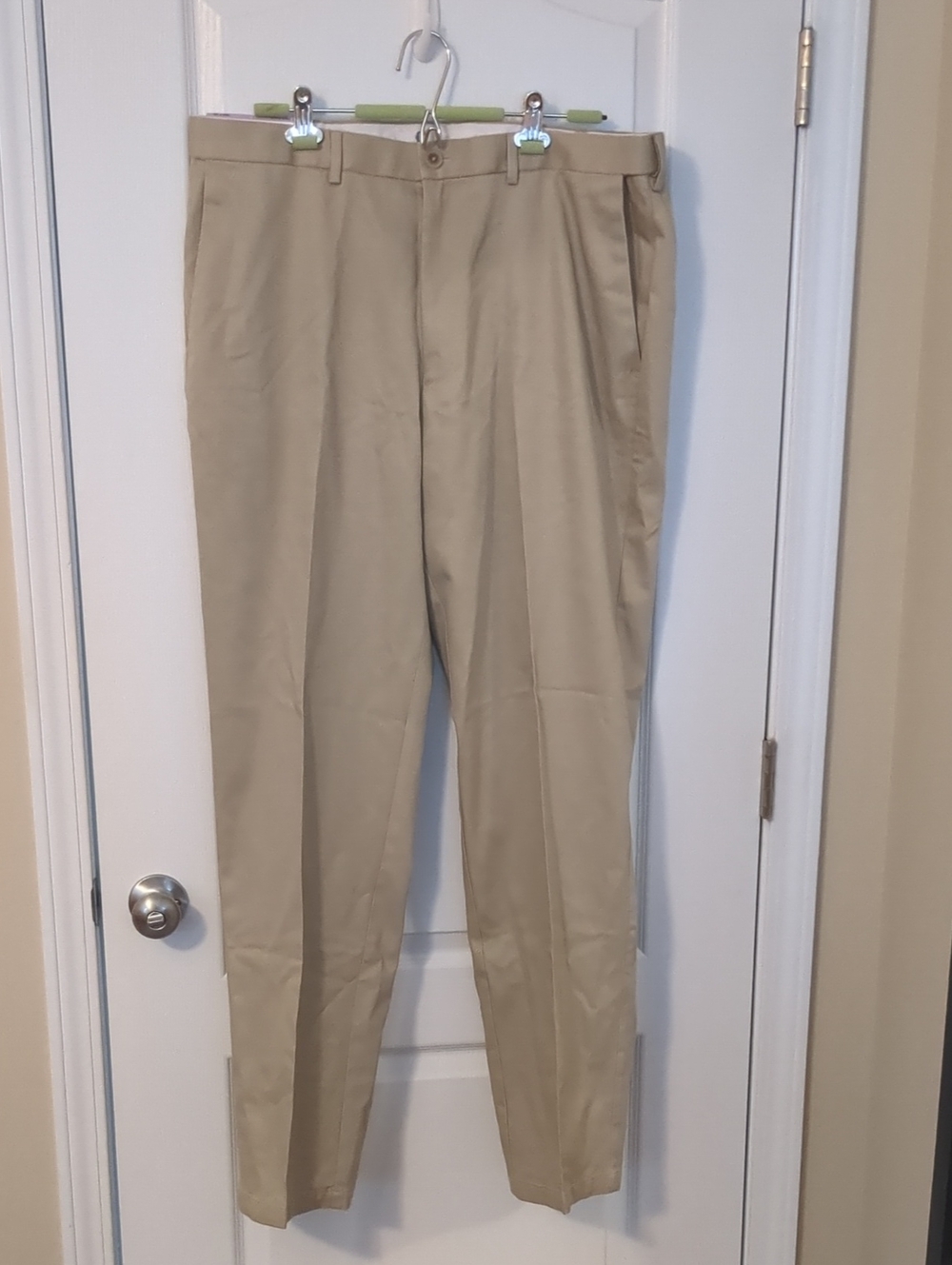 Haggar Men's Khaki Chinos - Light Tan